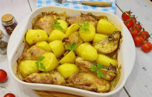 Курица с картошкой в духовке на противне. Курица целиком с картошкой на противне