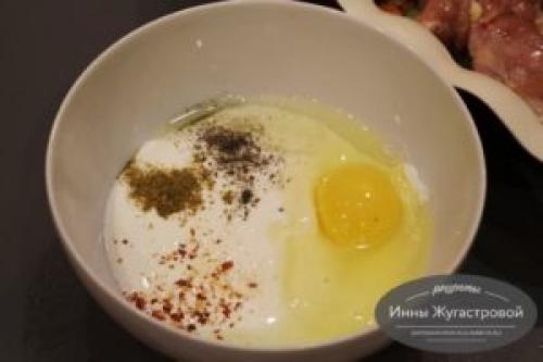 Замороженные овощи с курицей в духовке. Курица с замороженными овощами и картофелем под сметанным соусом в духовке