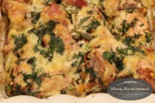 Замороженные овощи с курицей в духовке. Курица с замороженными овощами и картофелем под сметанным соусом в духовке