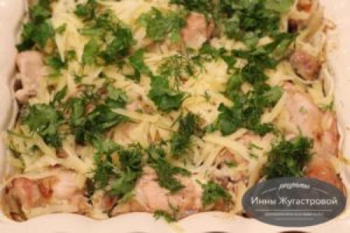 Замороженные овощи с курицей в духовке. Курица с замороженными овощами и картофелем под сметанным соусом в духовке