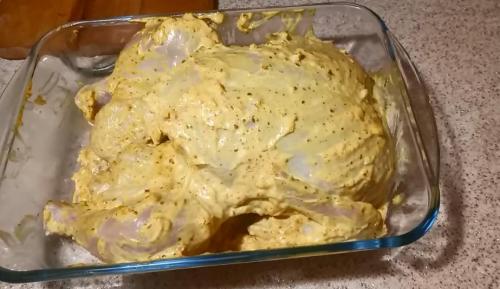 Сочная хрустящая курочка в духовке. Курица в духовке целиком – 14 рецептов с хрустящей корочкой