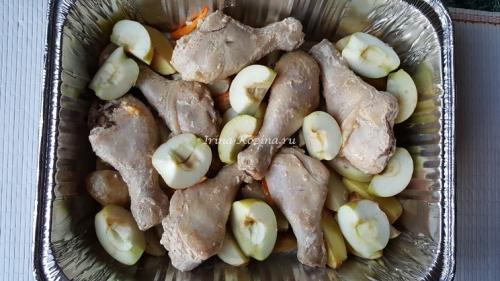 Курица с яблоками и майонезом в духовке. Как вкусно приготовить курицу с яблоками в духовке?
