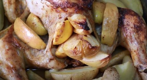 Курица с яблоками и майонезом в духовке. Как вкусно приготовить курицу с яблоками в духовке?