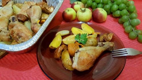 Курица с яблоками и майонезом в духовке. Как вкусно приготовить курицу с яблоками в духовке?