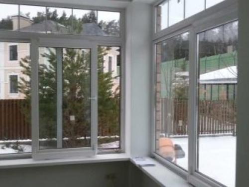 Какой может быть створка окна на балконе. Остекление балконов – основные сложности 05 Какой может быть створка окна на балконе. Остекление балконов – основные сложности 05