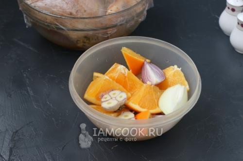 Курица целиком с хрустящей корочкой в апельсиновом соусе. Курица в медово-апельсиновом соусе в духовке 06