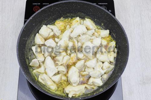 Курица в апельсиновом соусе на сковороде: рецепт с видео и фото