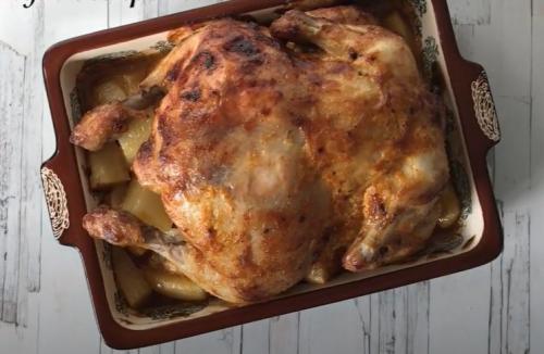 12 рецептов целой курицы в духовке с хрустящей корочкой