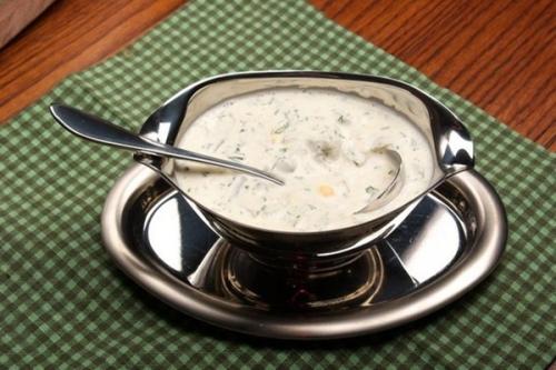 Соус для золотистой корочки. Соус для курицы в духовке из майонеза, сметаны, горчицы, соевого соуса с медом, чесноком, зеленью. Рецепт с фото пошагово