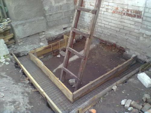 Как пристроить туалет к частному дому. Строительство пристройки для ванной в частном доме. Часть 1