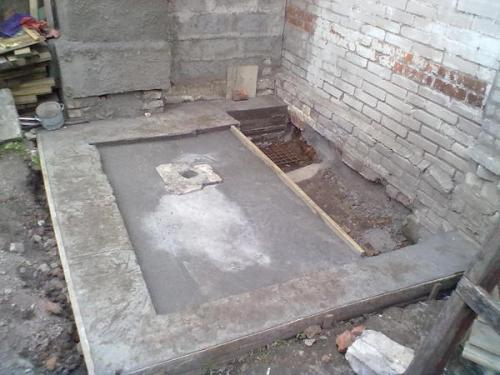 Как пристроить туалет к частному дому. Строительство пристройки для ванной в частном доме. Часть 1