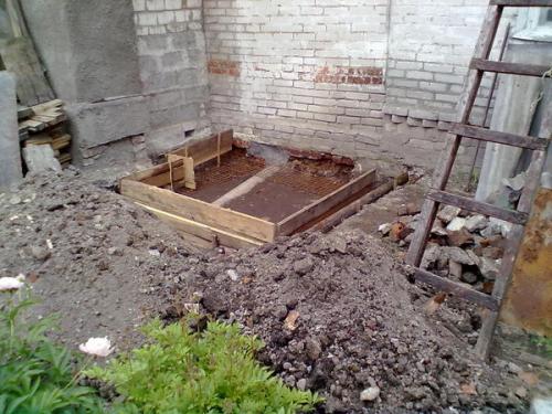 Как пристроить туалет к частному дому. Строительство пристройки для ванной в частном доме. Часть 1