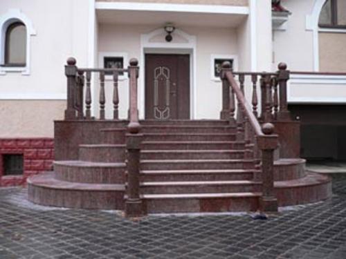 Как выбрать подходящий дизайн металлического крыльца. №4. Оформление перил и ограждения