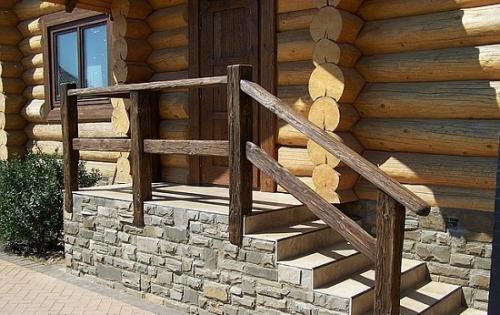 Как выбрать подходящий дизайн металлического крыльца. №4. Оформление перил и ограждения