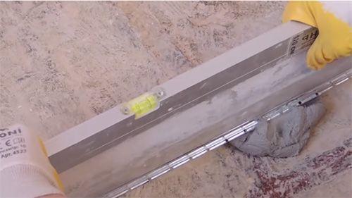 Укладка плитки на пол. Как класть плитку на пол своими руками – пошаговая инструкция