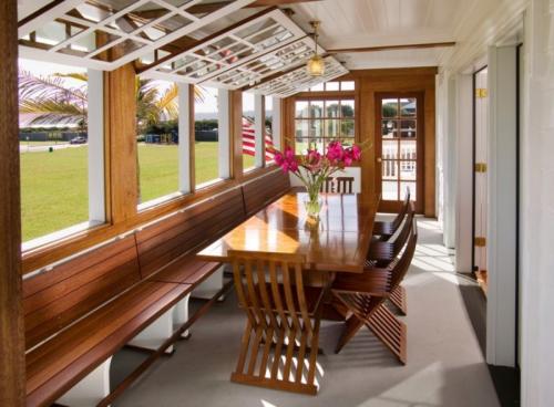 Чем обшить веранду снаружи дёшево. Чем обшить холодную веранду изнутри и снаружи в частном доме