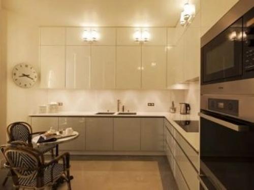 Дизайн кухни в типовой квартире. 10 правил планирования кухни 38