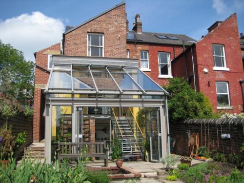 Красивая пристройка к дому. Пристройка к дому — простые и доступные идеи реконструкции деревянных и каменных домов (100 фото)