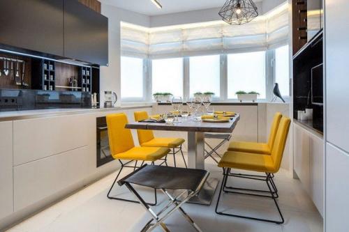 Дизайн кухни в доме серии п-44т. Какие выбрать шторы?