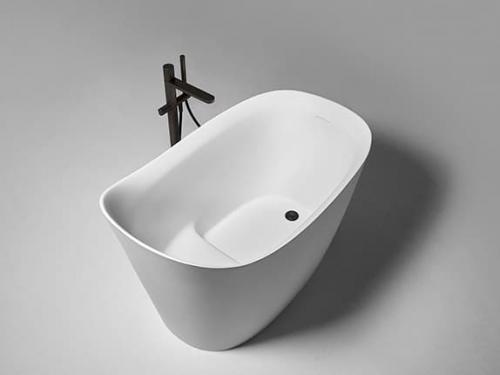 Итальянский дизайнер Марио феррарини придумал для Antoniolupi ванну Mastello с компактными габаритами. 01