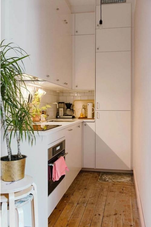 Квартира с бюджетным ремонтом, но в ней парит своя атмосфера. 01