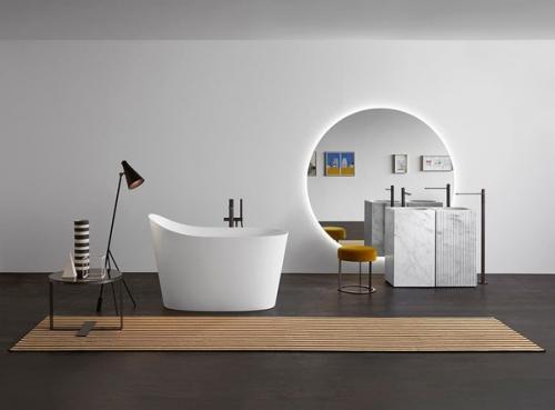 Итальянский дизайнер Марио феррарини придумал для Antoniolupi ванну Mastello с компактными габаритами.  