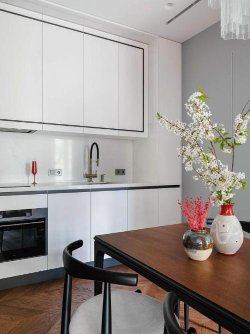 На площади 45 кв. 06