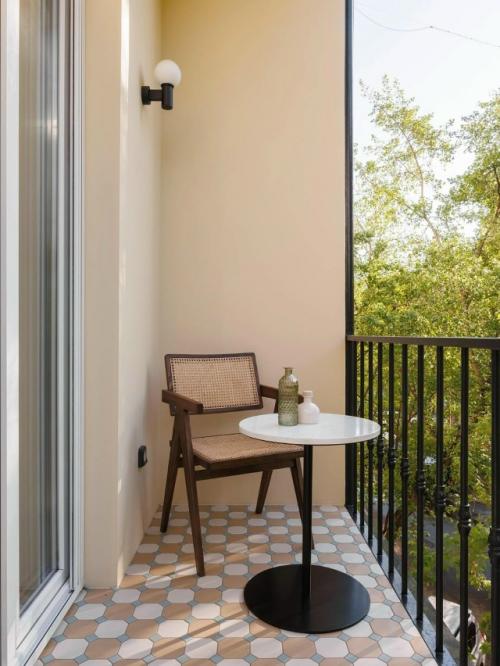 На площади 45 кв. 02