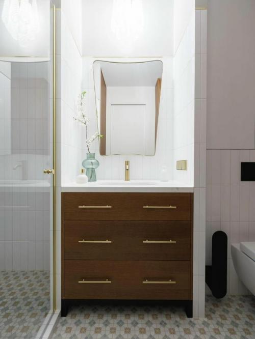 На площади 45 кв. 04