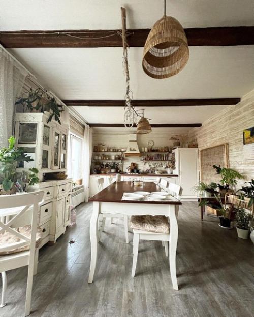 Просторная кухня - гостиная в частном доме. 02