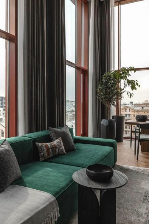 Этот реализованный интерьер квартиры создан специально для любителей музыки. 04