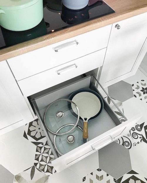 Настоящая белоснежка. А вы как считаете - нужно добавить цвета или оставить все как есть. 04