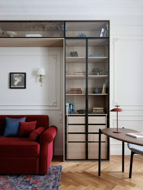 Эта небольшая квартира в Санкт-петербурге когда-то была частью коммуналки - а теперь превратилась в атмосферное пространство с характером и душой. 06