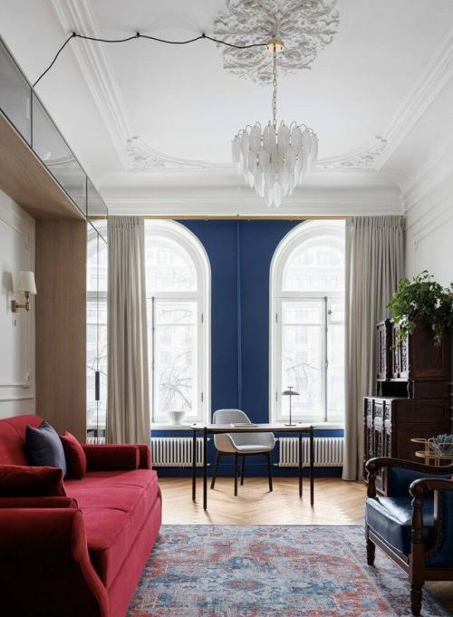 Эта небольшая квартира в Санкт-петербурге когда-то была частью коммуналки - а теперь превратилась в атмосферное пространство с характером и душой. 07