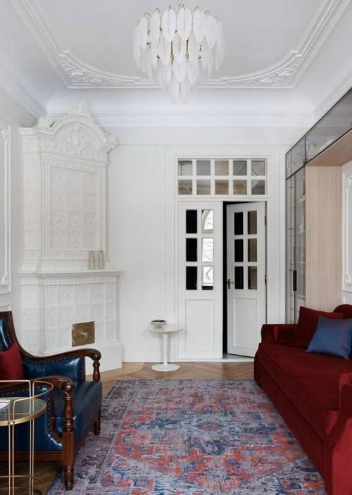 Эта небольшая квартира в Санкт-петербурге когда-то была частью коммуналки - а теперь превратилась в атмосферное пространство с характером и душой. 04