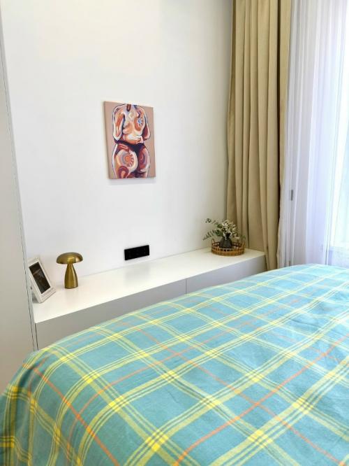 Пример того, как даже небольшое пространство может заиграть характером и стать по-настоящему удобным. 02