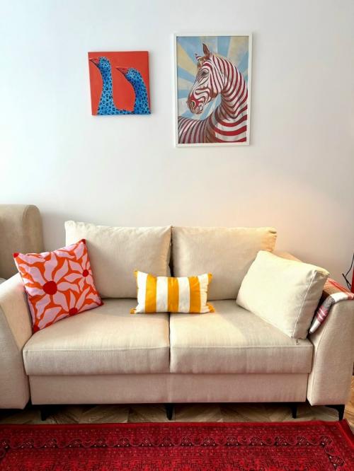 Пример того, как даже небольшое пространство может заиграть характером и стать по-настоящему удобным. 07