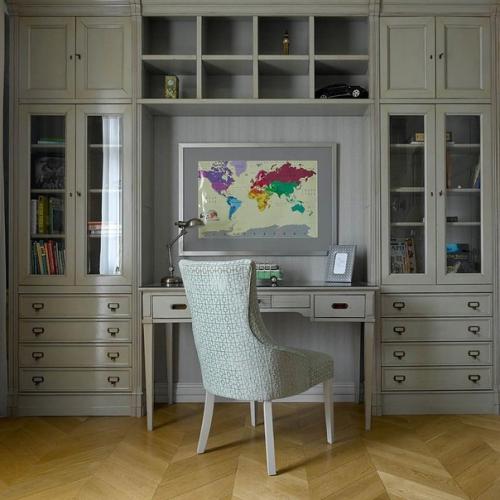 Благородный серый фон, сочные вкрапления цвета, практичные и выразительные отделки идеальное сочетание для семейного интерьера. 03