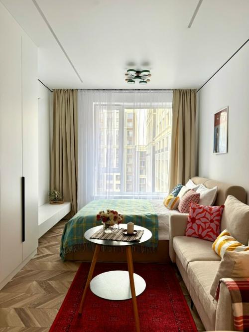 Пример того, как даже небольшое пространство может заиграть характером и стать по-настоящему удобным. 04