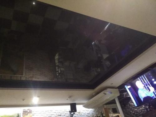 Добрый день, посоветуйте мы пожалуйста, хотим сделать такой потолок для кухни - гостиной.