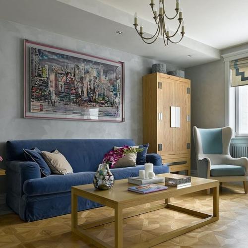 Благородный серый фон, сочные вкрапления цвета, практичные и выразительные отделки идеальное сочетание для семейного интерьера. 04