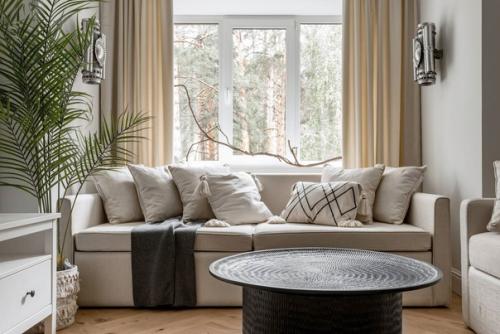 Интерьер квартиры в приятных оттенках.