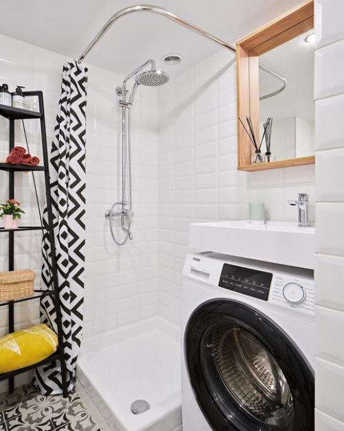 Яркая двухуровневая студия, площадью 25 кв. 09