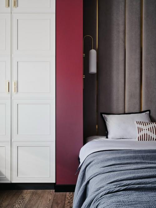 Уютное пространство, в котором личные истории семьи нашли отражение в дизайне. 09