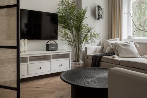 Интерьер квартиры в приятных оттенках. 01