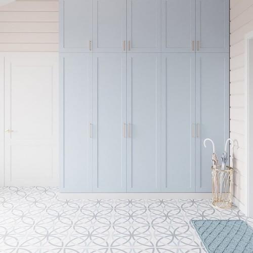 Необычно нежные цвета для входной зоны в частном доме. 02