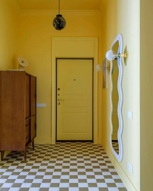 Смелый, необычный и очень яркий интерьер квартиры для молодой девушки - это пространство, наполненное цветом, настроением и индивидуальностью. 08