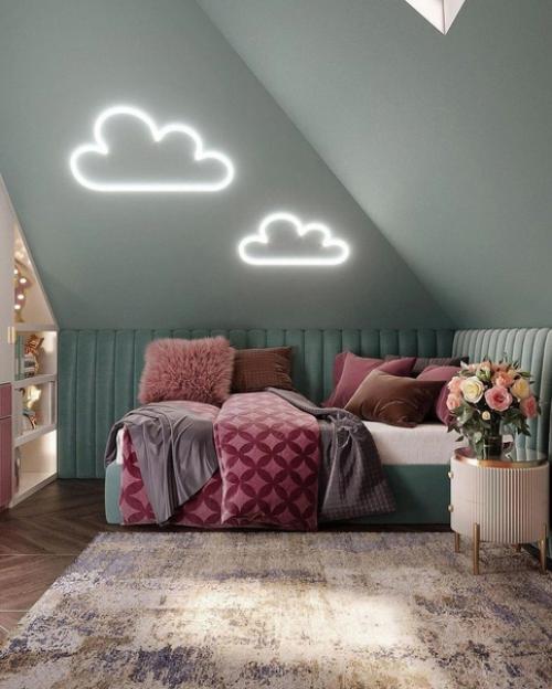 Детская комната на мансарде в загородном доме. 02