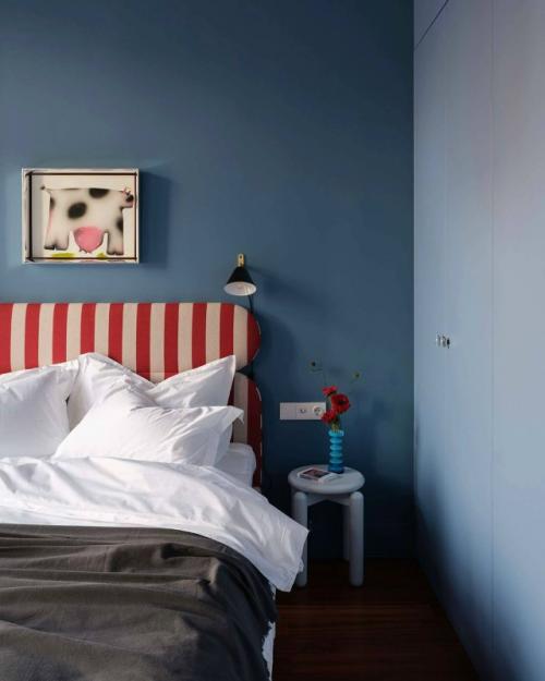 Смелый, необычный и очень яркий интерьер квартиры для молодой девушки - это пространство, наполненное цветом, настроением и индивидуальностью. 04