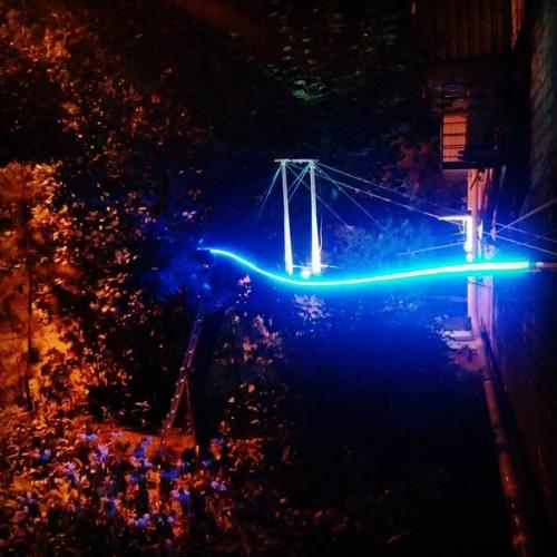 Как же хозяин свою кошечку любит! 03